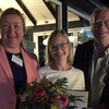 Gruppenfoto: Prof. Liudvika Leisyte, Julia Mergner und Prof. Ulrich Teichler (von links nach rechts)nach der Verleihung des Ulrich-Teichler-Preises an Dr. Julia Mergner