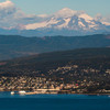 View vom the Water on the City of Bellingham with Mountains in the Background